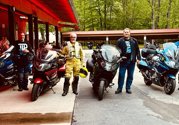 IHML to Paris, Tennessee Damian, Brendan, Jim and Andy left early from the Iron Horse Motorcycle on Sunday morning. We had a great ride up over...