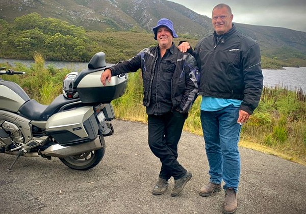 The Aussies Damian and Brendan from Melbourne, Victoria in Australia decide to come to the US to experience riding BMW K1600 across...